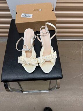Elegant Cream Women's Sandals